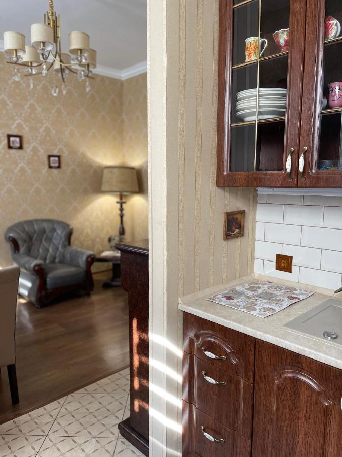 Apartment On Franka Lviv Bagian luar foto