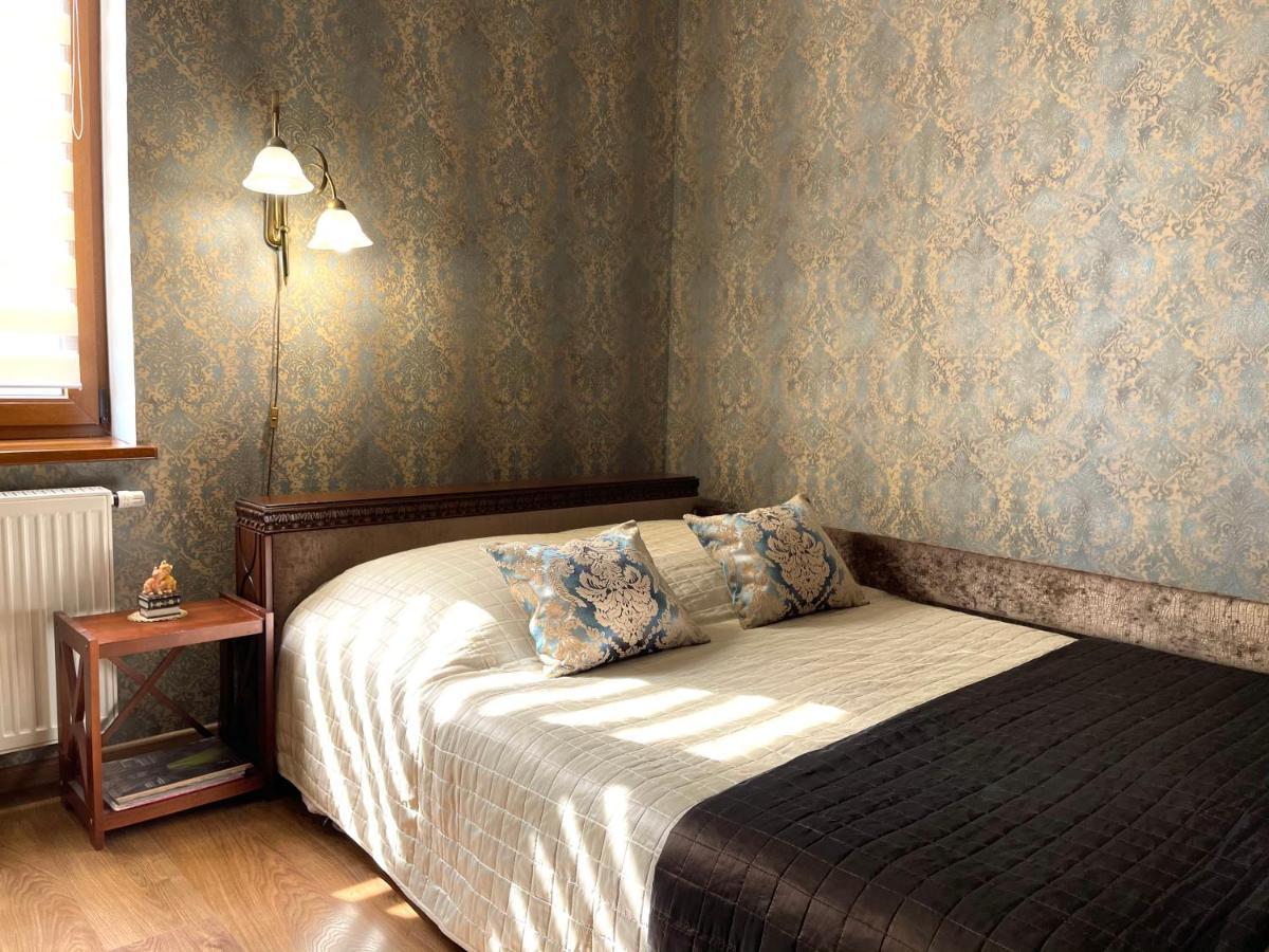Apartment On Franka Lviv Bagian luar foto